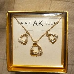 Anne klein necklace and earrings set